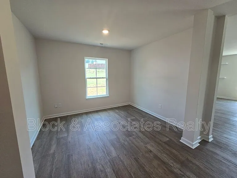 310 Beresford Way — Photo 12