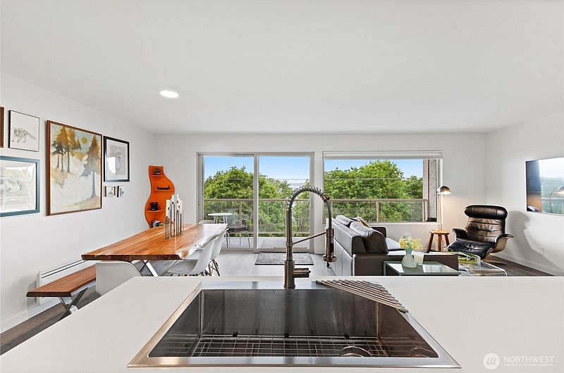 2nd image of 414 Boulevard #203