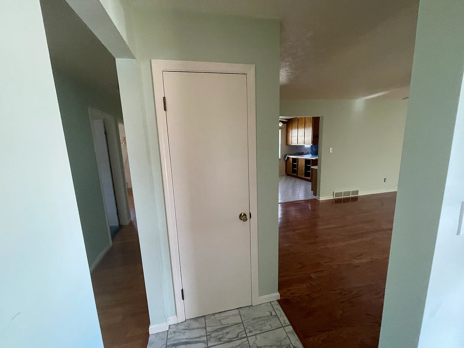 3 bed, 1500 sqft, $1,850 — Photo 2