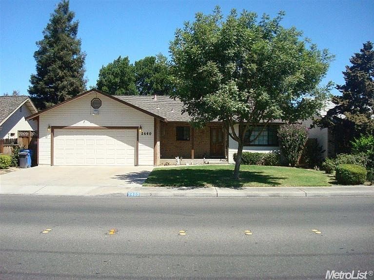 Straight on view of home.