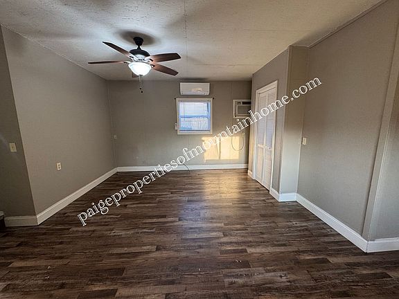5th image of 49 Christopher Ln #2