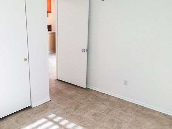 3rd image of 5386 N Ventura Ave