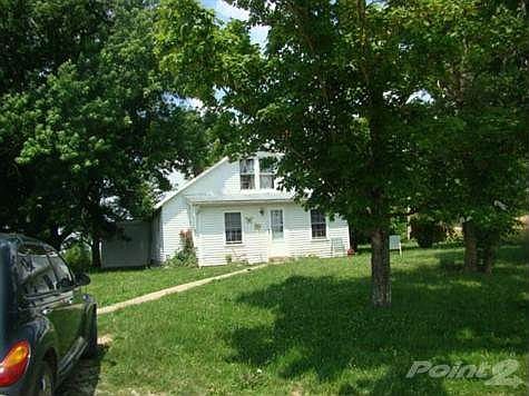 3rd image of 1325 Lucas Ln