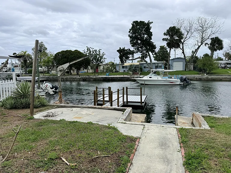 13428 Neptune Dr — Photo 9