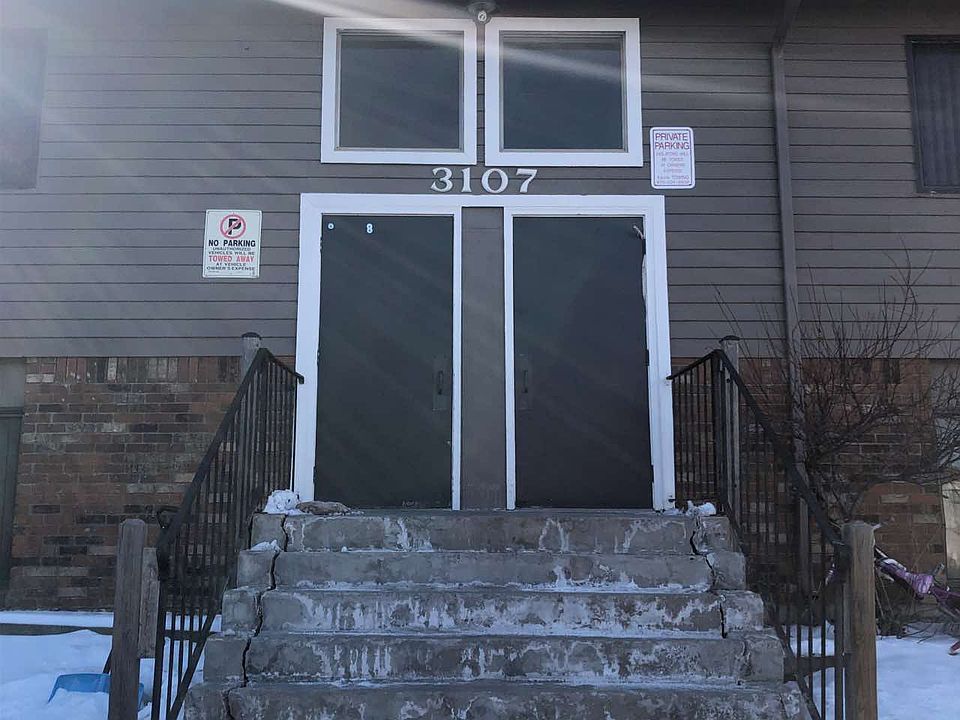 1st image of 3107 Palm Ct #8