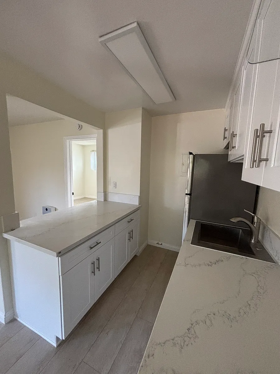 Building Photo - 109 N Marguerita Ave #A