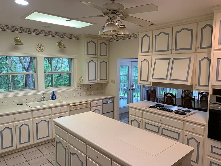4311 FM 466 — Photo 4