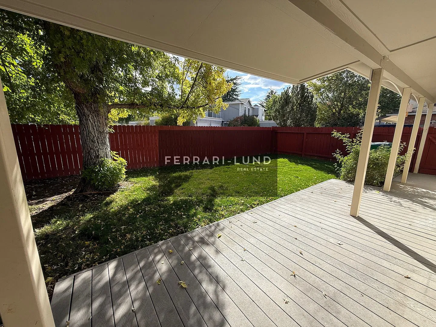 Beautiful South Reno Townhome 3 Bedrooms, 2.5 Bathrooms! - Kay DeAlba Property! — Photo 2