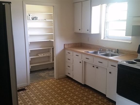 5th image of 2305 Quillen Dr
