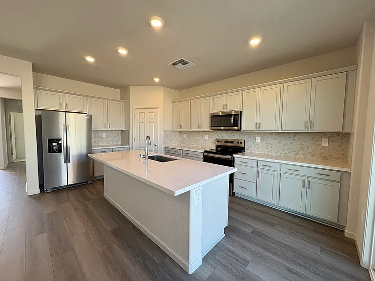 1729 Eagle River Ave — Photo 4