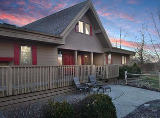 9710 11 Mile Rd NE, Rockford, MI 49341