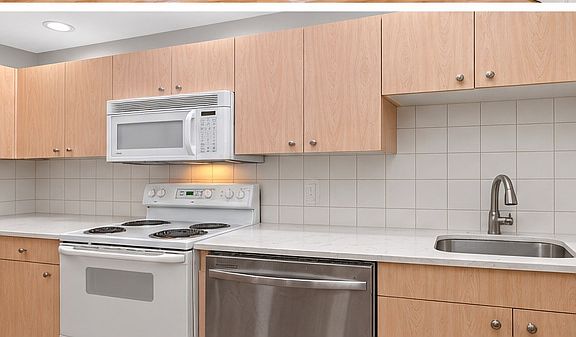 3rd image of 83 Main St APT 1