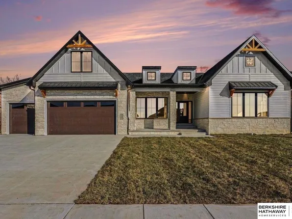 844 S 88th St, Lincoln, NE 68520