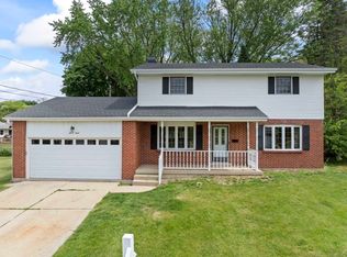 208 Ridge St, Algonquin, IL 60102