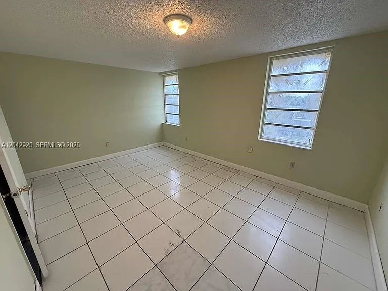 1900 W 68th St #G308 — Photo 4