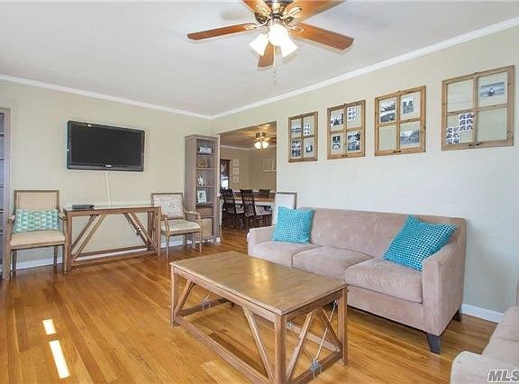 3rd image of 631 Evelyn Ave