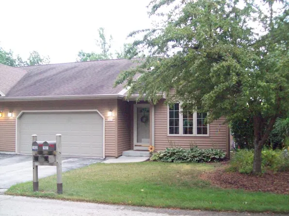 1931 Tallgrass Ln, Plymouth, WI 53073