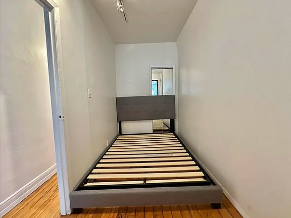 4th image of 453 W 46th St APT 4a