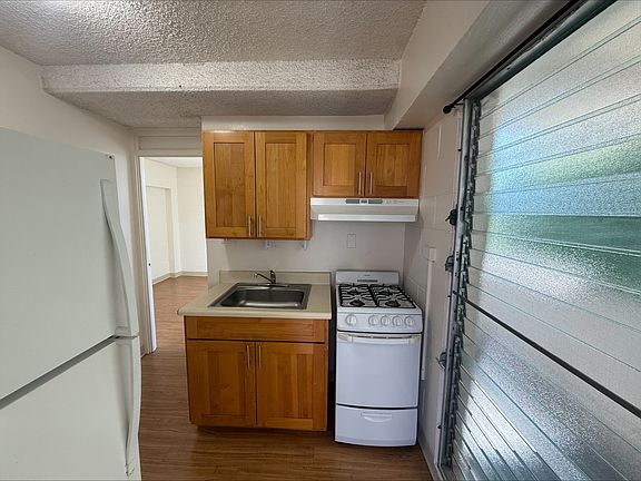 4th image of 416 Kuamoo St APT 405