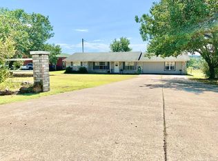 20517 E Cass Rd, Stigler, OK 74462