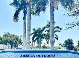 5753 Pink Panther Dr, Fort Myers, FL 33908