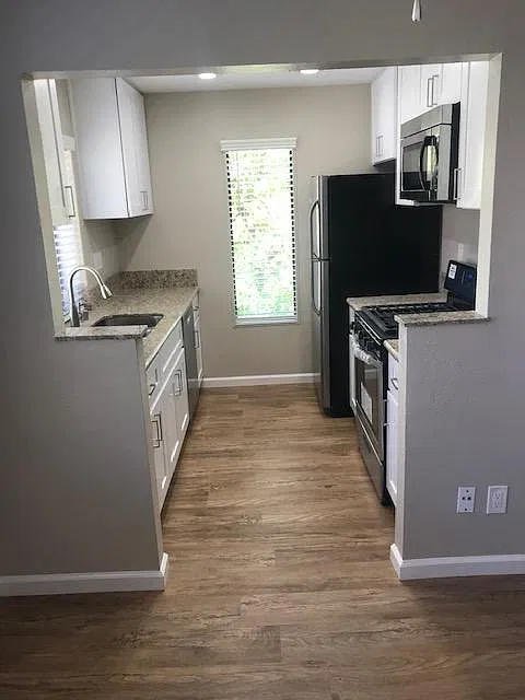 2 bed, 866 sqft, $2,725 — Photo 1