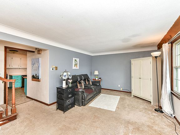 3rd image of 1500 W McKenzie Rd