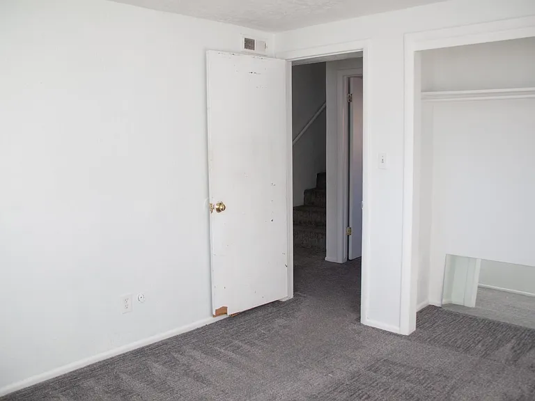 242 E 500 N — Photo 12
