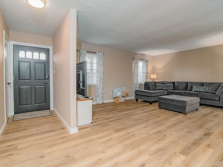 7707 Windsong Rd — Photo 18