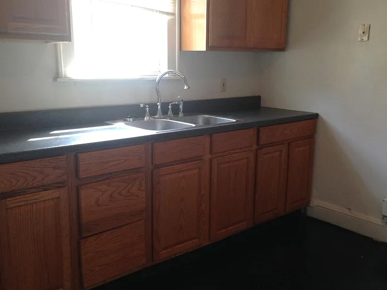 864 Chalker St #3 — Photo 2