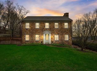 652 Hulton Rd, Oakmont, PA 15139