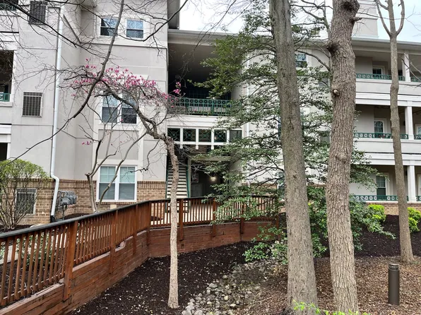 12012 Taliesin Pl APT 35, Reston, VA 20190