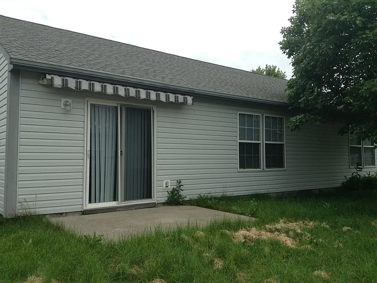 6324 Blakeview Dr — Photo 16