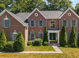 10 Hemingway St, Shrewsbury, MA 01545