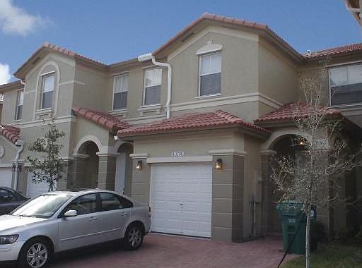 1st image of 10768 NW 80th Ln