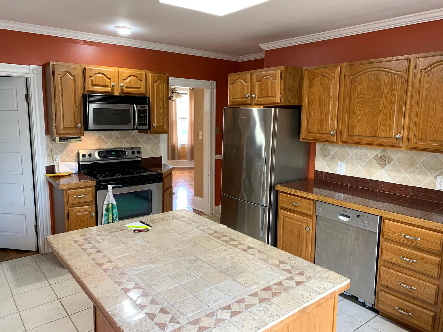 2 bed, 1200 sqft, $2,425 — Photo 3