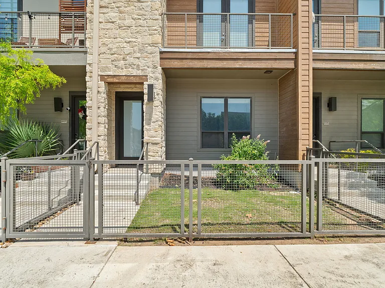 The Standard at Legacy — Photo 14