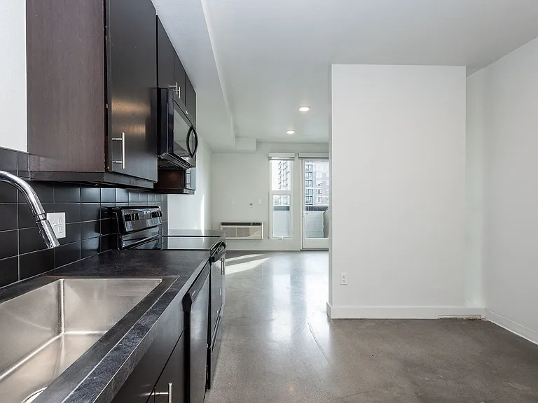 757 Grant — Photo 93