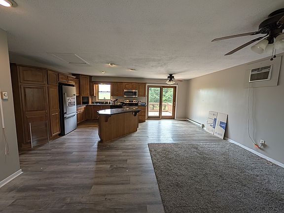 3rd image of 335 Cornertown Rd