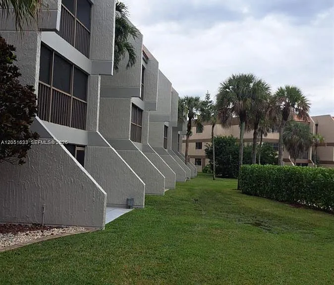 230 Lakeview Dr #310 — Photo 9