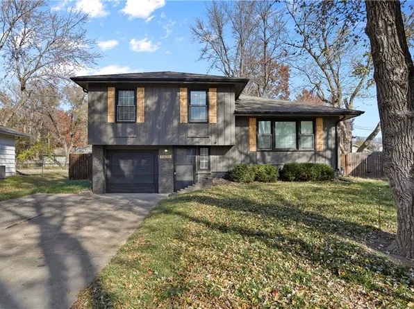 7900 E 93rd St, Kansas City, MO 64138