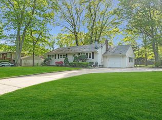 116 Ledgewood Dr, Smithtown, NY 11787