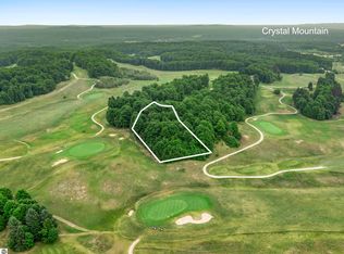 15 Heather Ridge Trl, Beulah, MI 49617