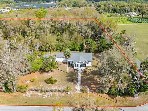 4th image of 810 Peterson Rd