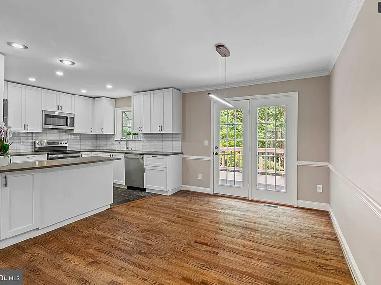 3906 Valley Ridge Dr — Photo 9