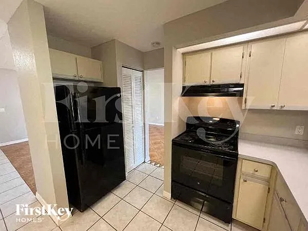 522 Beal St NW — Photo 9