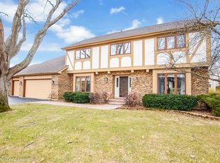 947 Merrimac Cir, Naperville, IL 60540