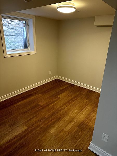 Ajax House for rent - 1 Bedroom — photo 4