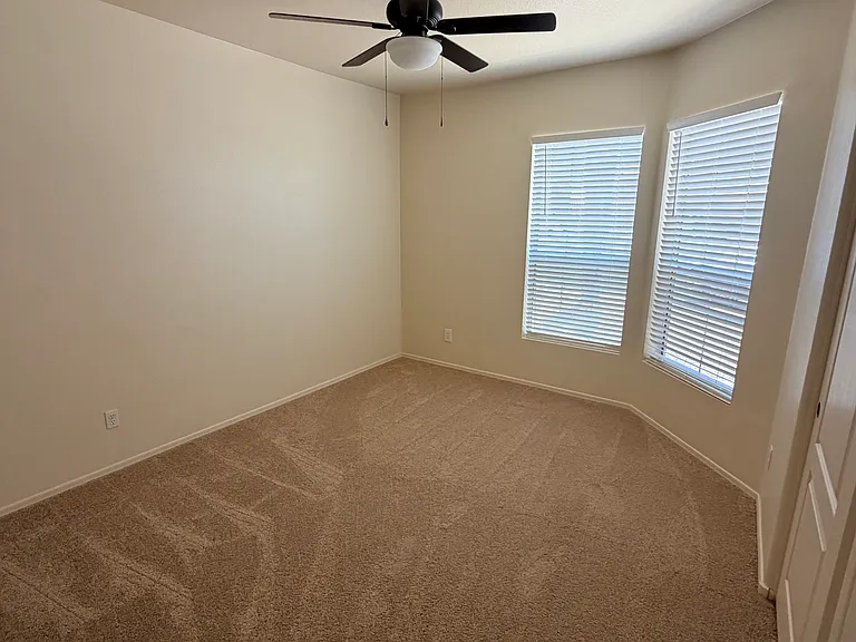 9005 N Lawndale Dr — Photo 44