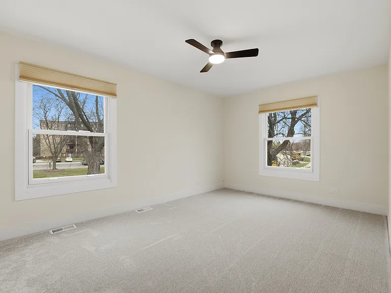 763 Wellington Ave #763 — Photo 14